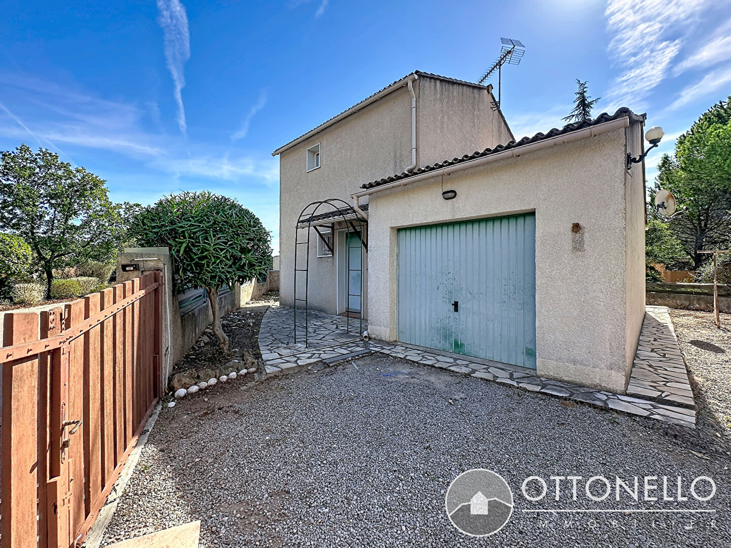Maison-Villa - ROQUEBRUNE SUR ARGENS
