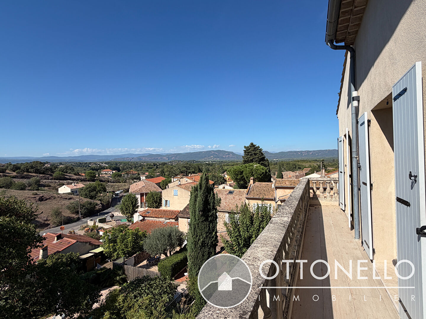 Appartement - ROQUEBRUNE SUR ARGENS