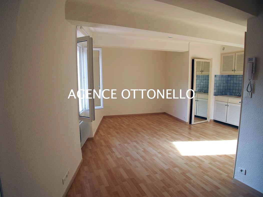 Appartement - ROQUEBRUNE SUR ARGENS