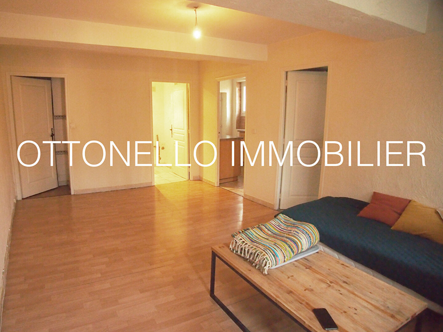 Appartement - ROQUEBRUNE SUR ARGENS