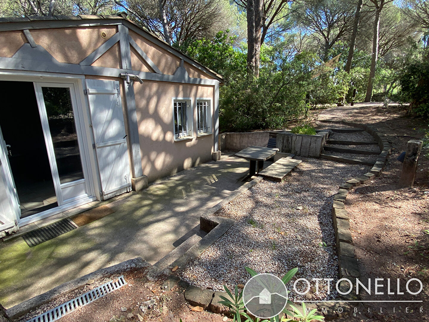 Maison-Villa - ROQUEBRUNE SUR ARGENS