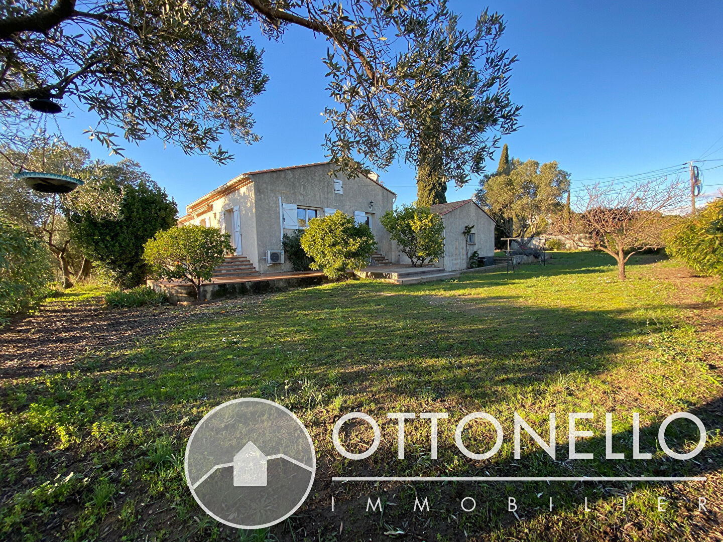 Maison-Villa - ROQUEBRUNE SUR ARGENS